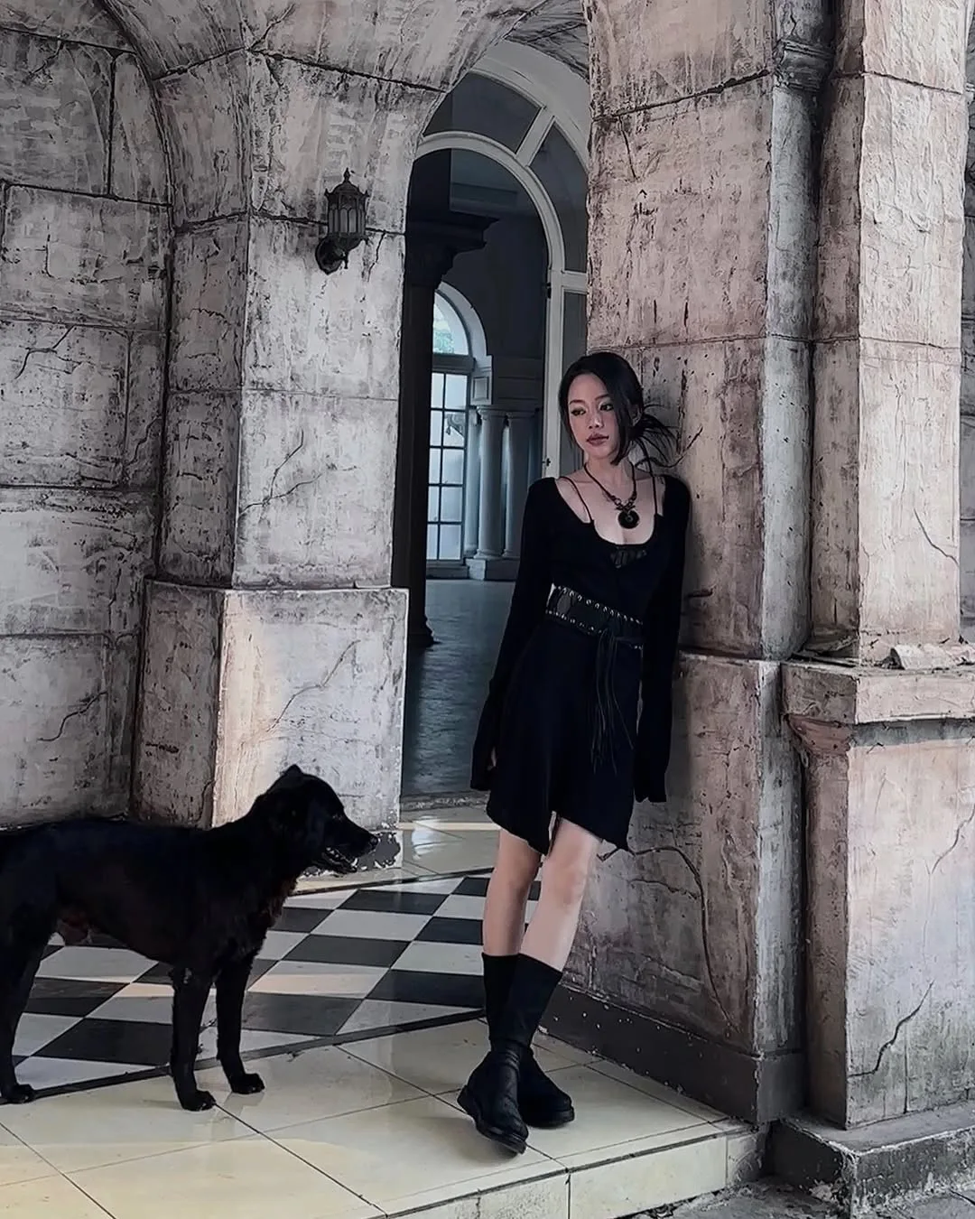 linh ngọc đàm phong cách gothic chic