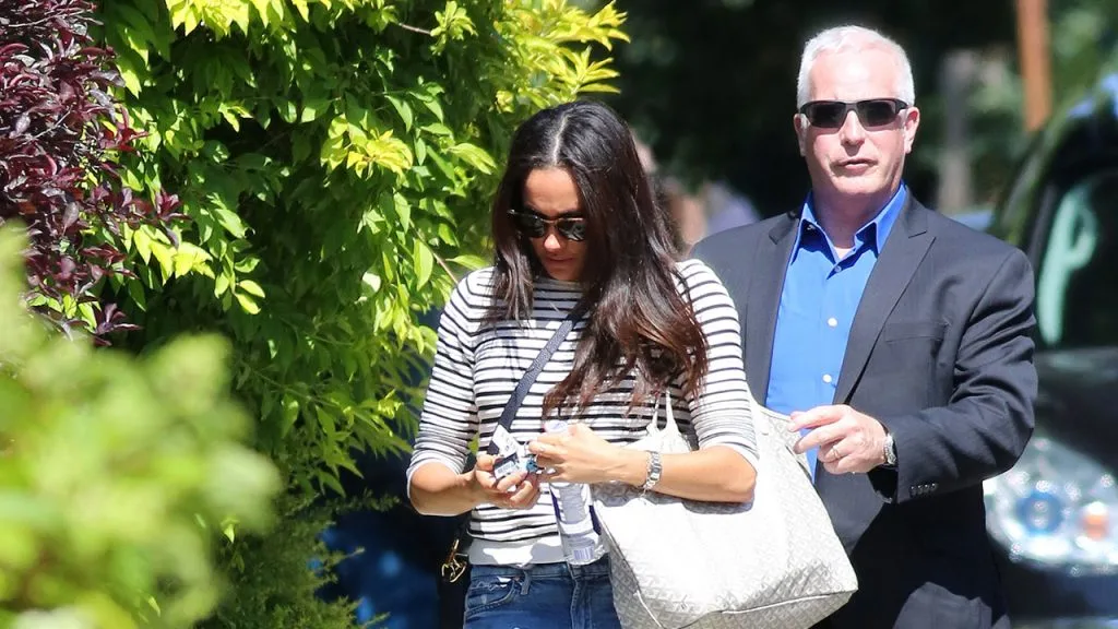 elle-viet-nam-15-dieu-meghan-markle-khong-duoc-phep-thuc-hien-khi-tro-thanh-nguoi-cua-hoang-gia-anh elle-viet-nam-15-dieu-meghan-markle-khong-duoc-phep-thuc-hien-khi-tro-thanh-nguoi-cua-hoang-gia-anh