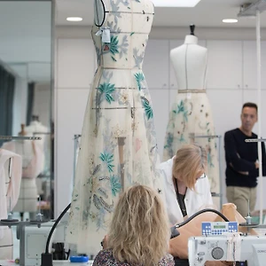 lvmh thiếu nhân sự thời trang cao cấp