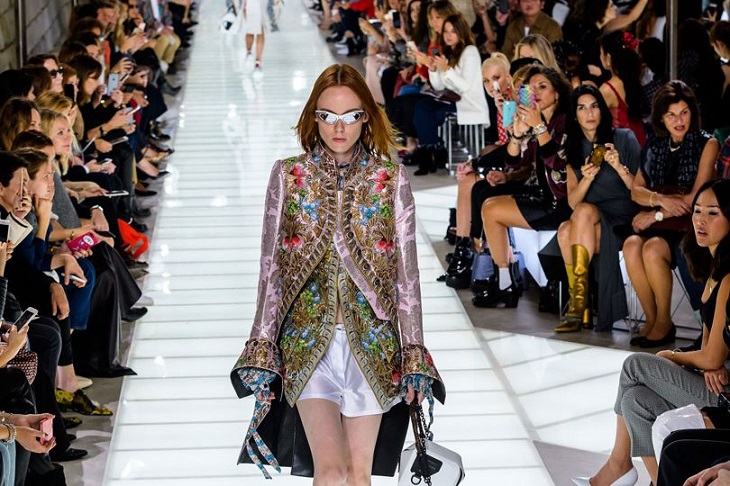 ELLE Việt Nam - Những khoảnh khắc thời trang chỉ có tại mùa ThuĐông 2018 tại Paris Fashion Week (1) ELLE Việt Nam - Những khoảnh khắc thời trang chỉ có tại mùa ThuĐông 2018 tại Paris Fashion Week (1)