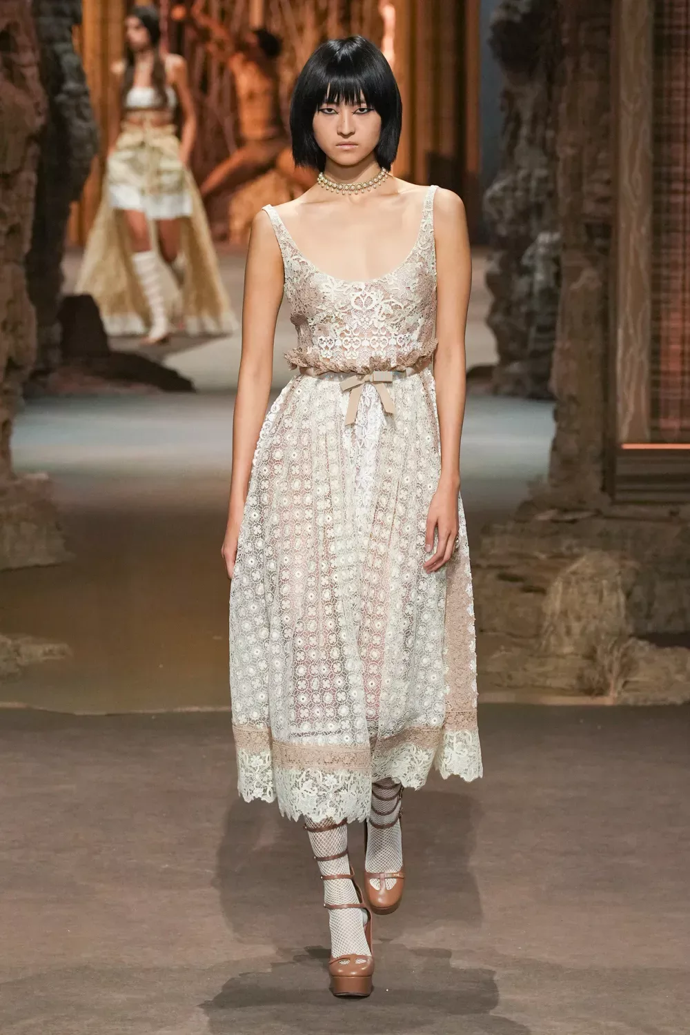 CD xuân hè 2023 look 52
