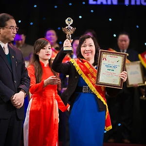Tràng Tiền Plaza vinh dự lọt Top 100 doanh nghiệp bền vững 2013