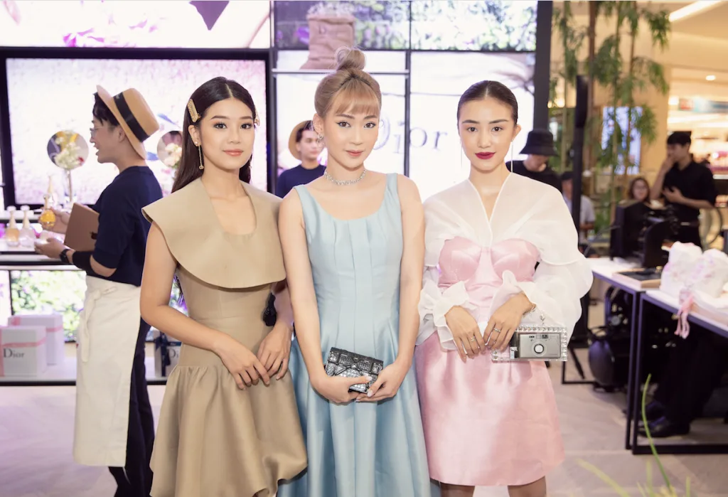 triển lãm nước hoa Dior Les Parfums