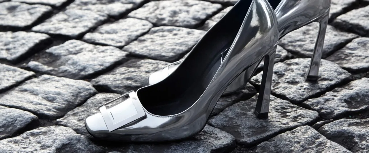 Giám đốc sáng tạo Bruno Frisoni rời khỏi thương hiệu Roger Vivier sau 16 năm gắn bó Giám đốc sáng tạo Bruno Frisoni rời khỏi thương hiệu Roger Vivier sau 16 năm gắn bó