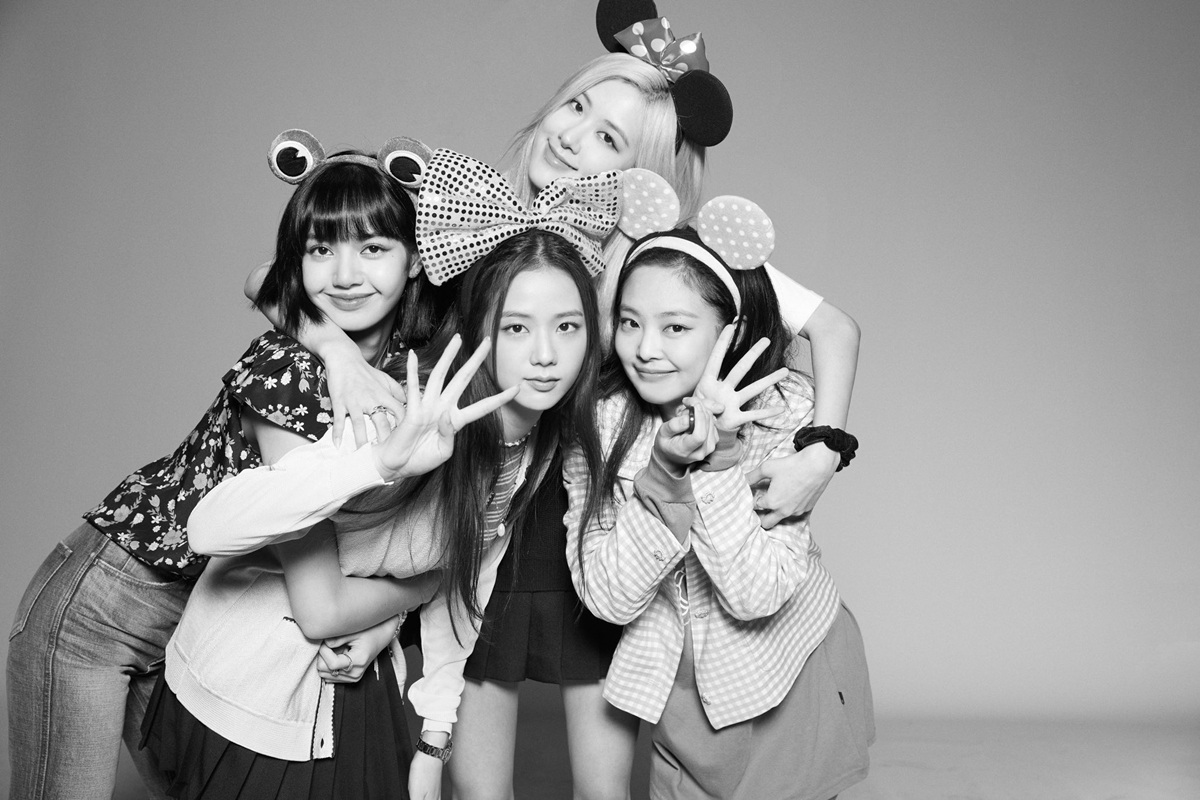 blackpink chụp ảnh nhóm