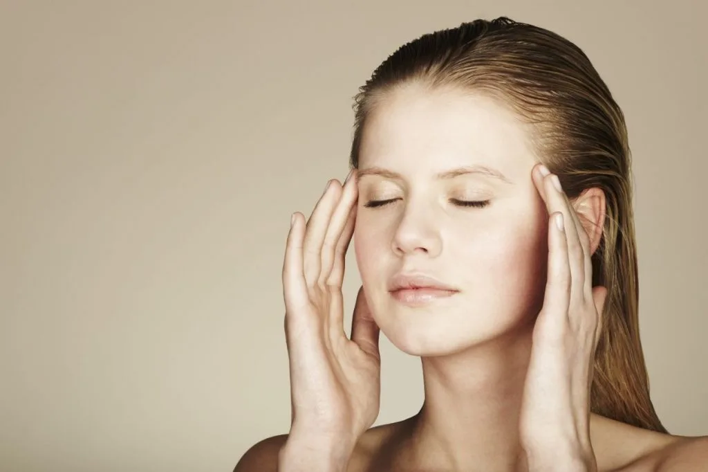 Thực hiện massage đầu và bàn chân giúp cải thiện giấc ngủ Thực hiện massage đầu và bàn chân giúp cải thiện giấc ngủ