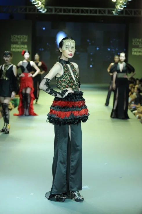 Cảm hứng từ điệu nhảy nổi tiếng Tây Ban Nha - Flamenco.