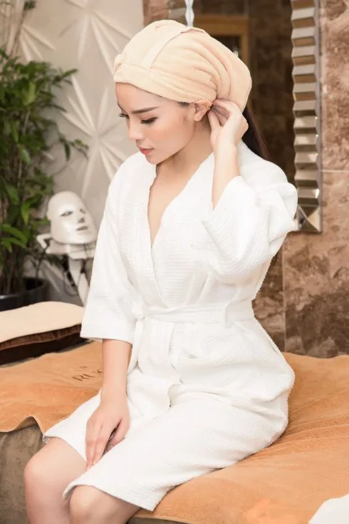Phút thư giãn của Kỳ Duyên tại Spa