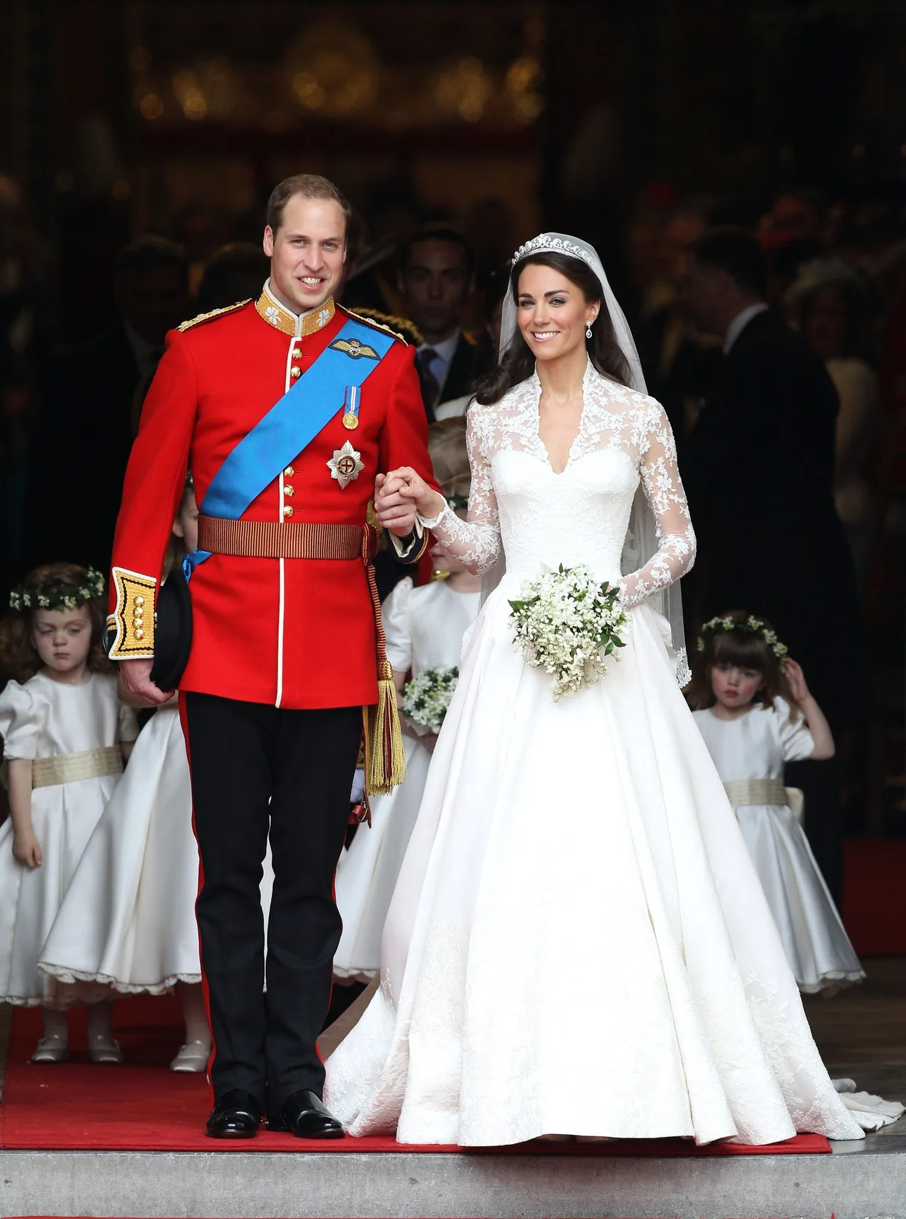 váy cưới đắp ren kate middleton