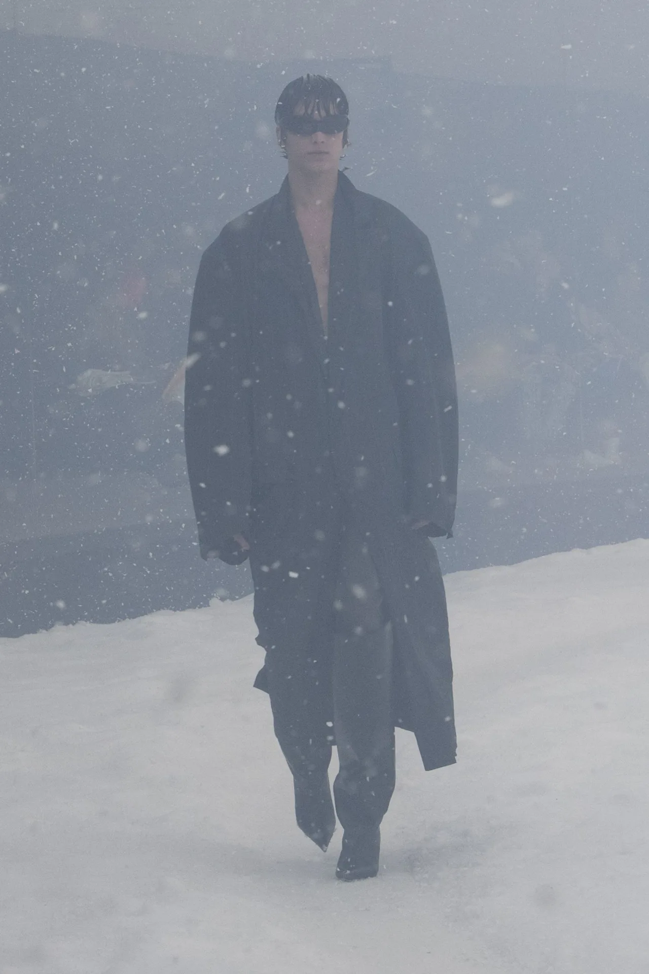 Balenciaga RTW Thu Đông 2022 look 18