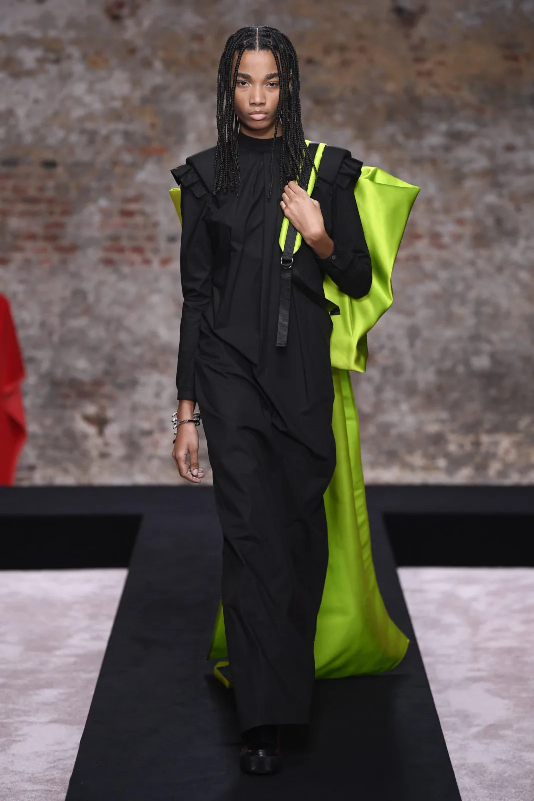 Look 44 thuộc BST Thu Đông của NTK Raf Simons