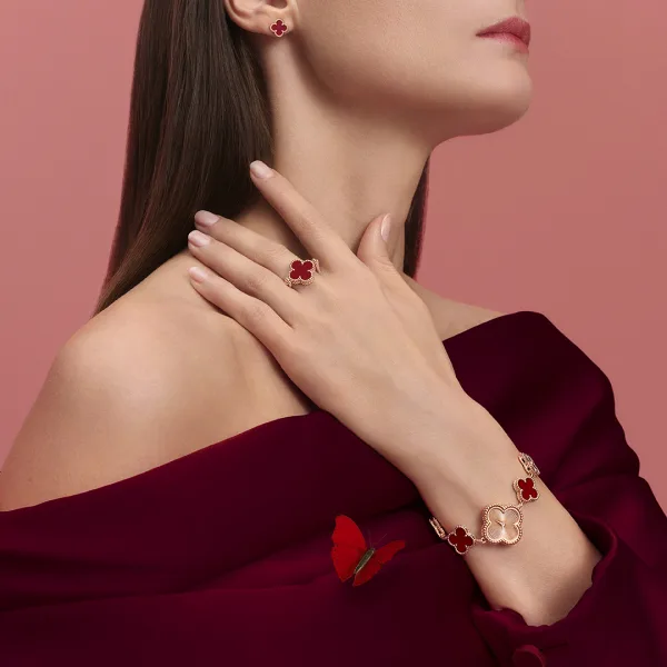 đồng hồ trang sức Alhambra Van Cleef & Arpels