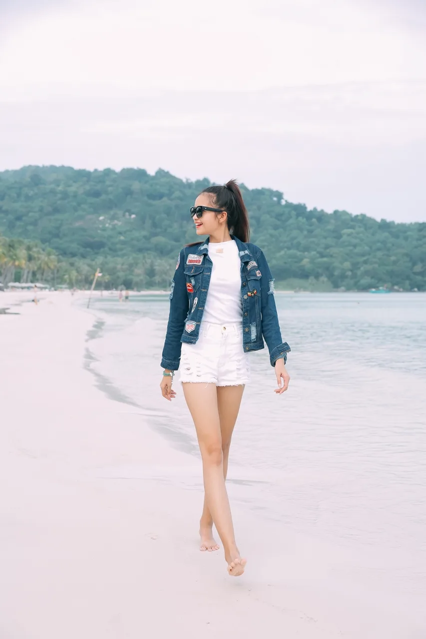 Quán quân Vietnam’s Next Top Model – người quyến rũ gợi cảm, người thanh thoát tinh khôi khoe dáng trên bãi biển - 05
