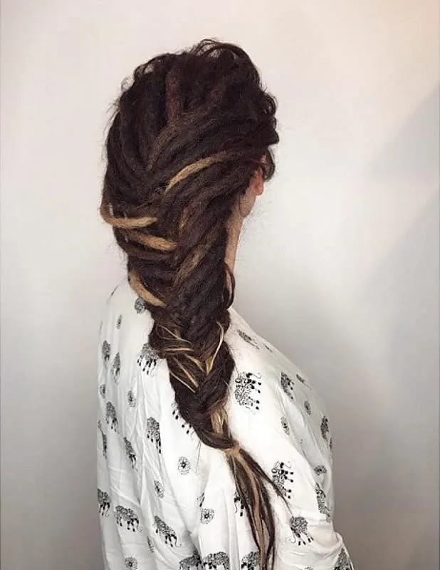 Kiểu tóc 12. Dreadlocks with Fishtail Braids Kiểu tóc 12. Dreadlocks with Fishtail Braids