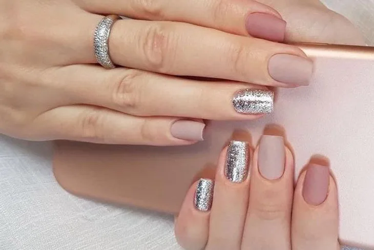 Mê mẫn với 10 kiểu móng tay đẹp cho ngày cưới 08 Mê mẫn với 10 kiểu móng tay đẹp cho ngày cưới 08