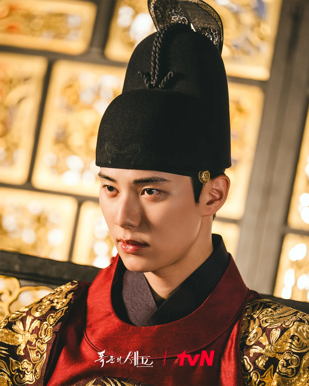 elle-review-phim-ngu-tru-cua-bao-chua-bon-appetit-your-majesty-202500001