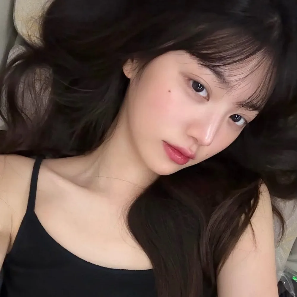 Jang Won Young khoe gương mặt mộc trong loạt ảnh đời thường trên Instagram