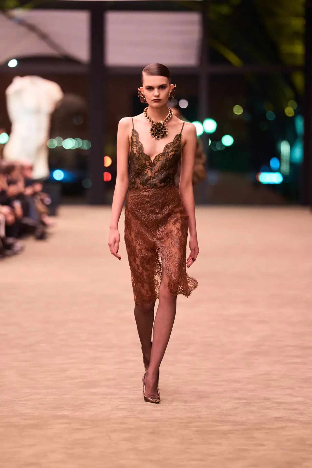 Saint Laurent Thu-Đông 2026