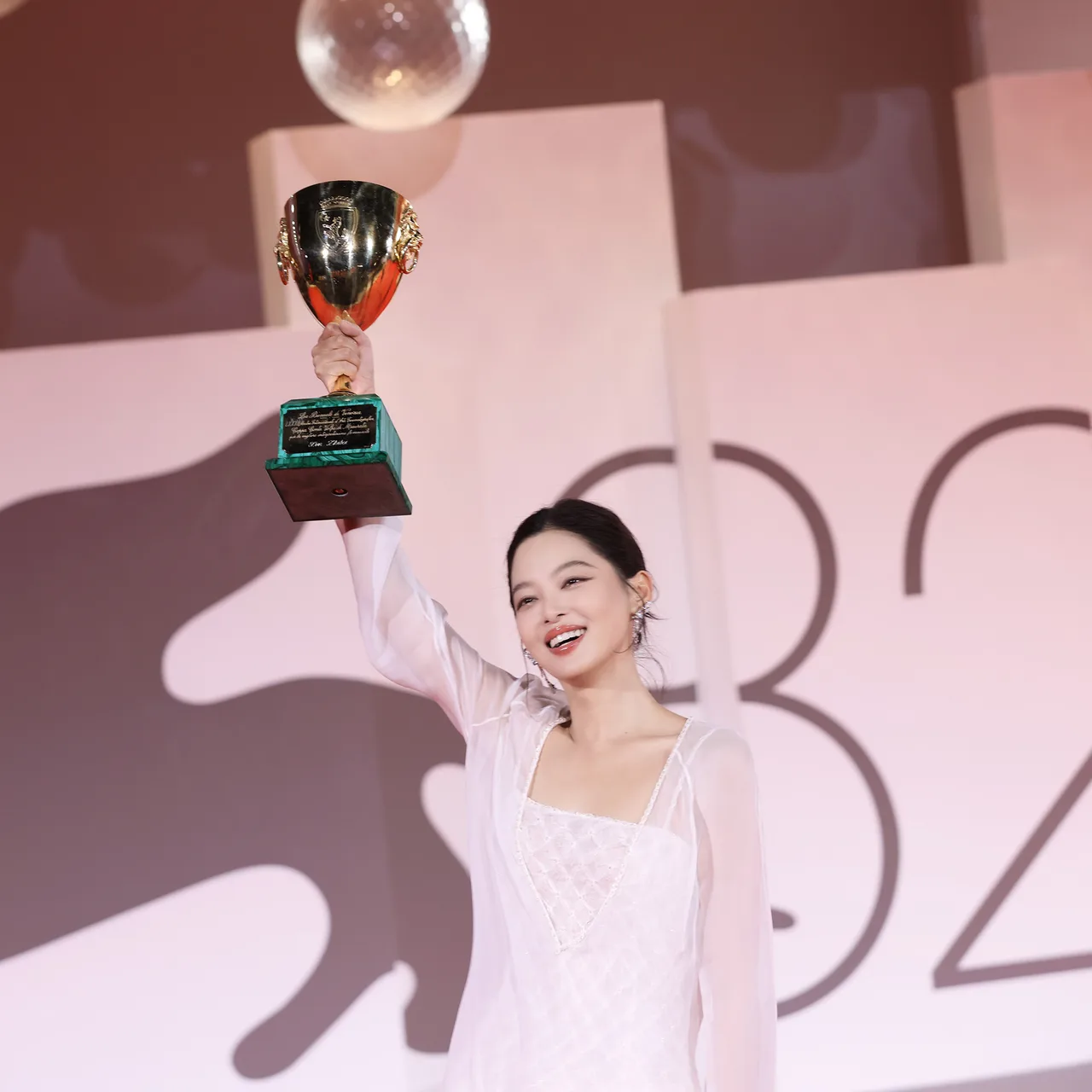 tân chỉ lôi tại liên hoan phim venice lần 82