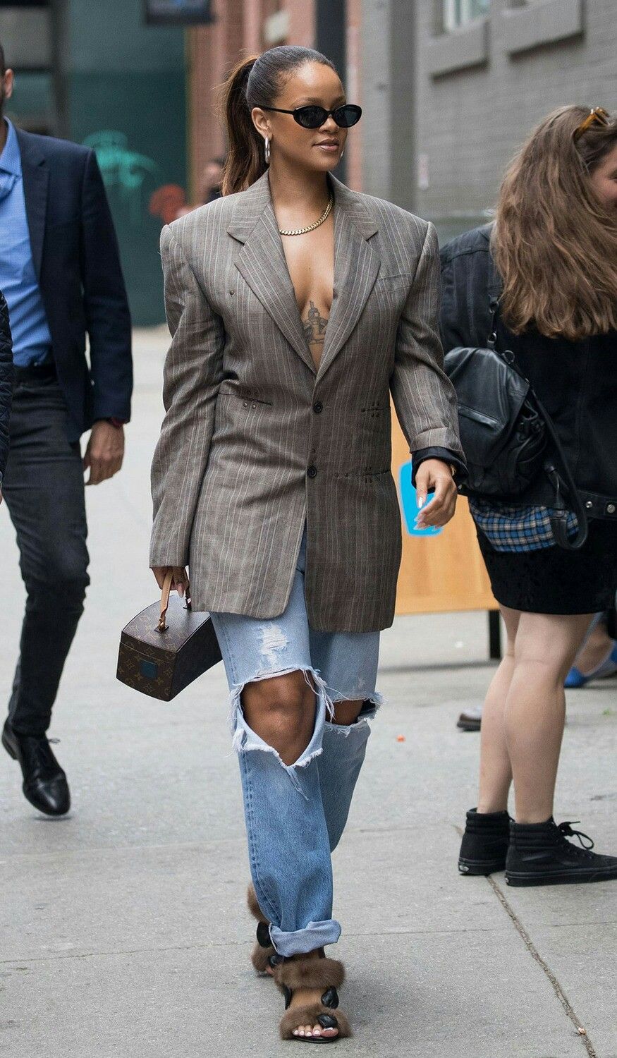 elle việt nam áo khoác oversize rihanna 14