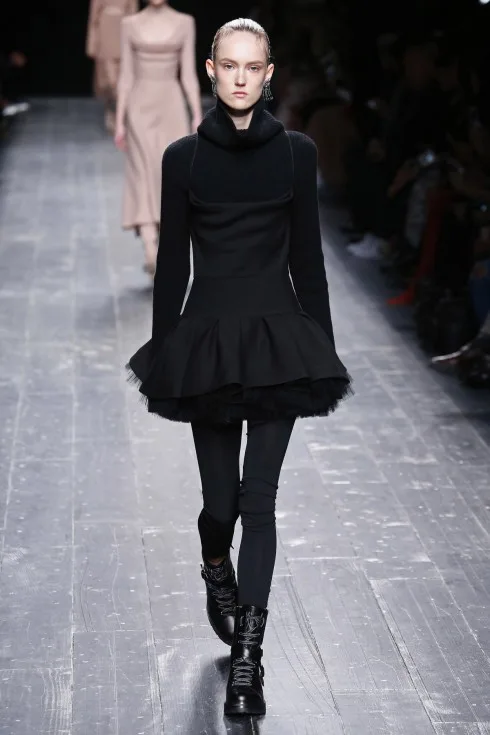 Một thiết kế váy tutu khác của Valentino