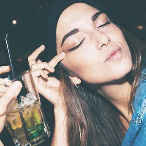 Cách tính calo trong những ly cocktail mà bạn uống đêm qua