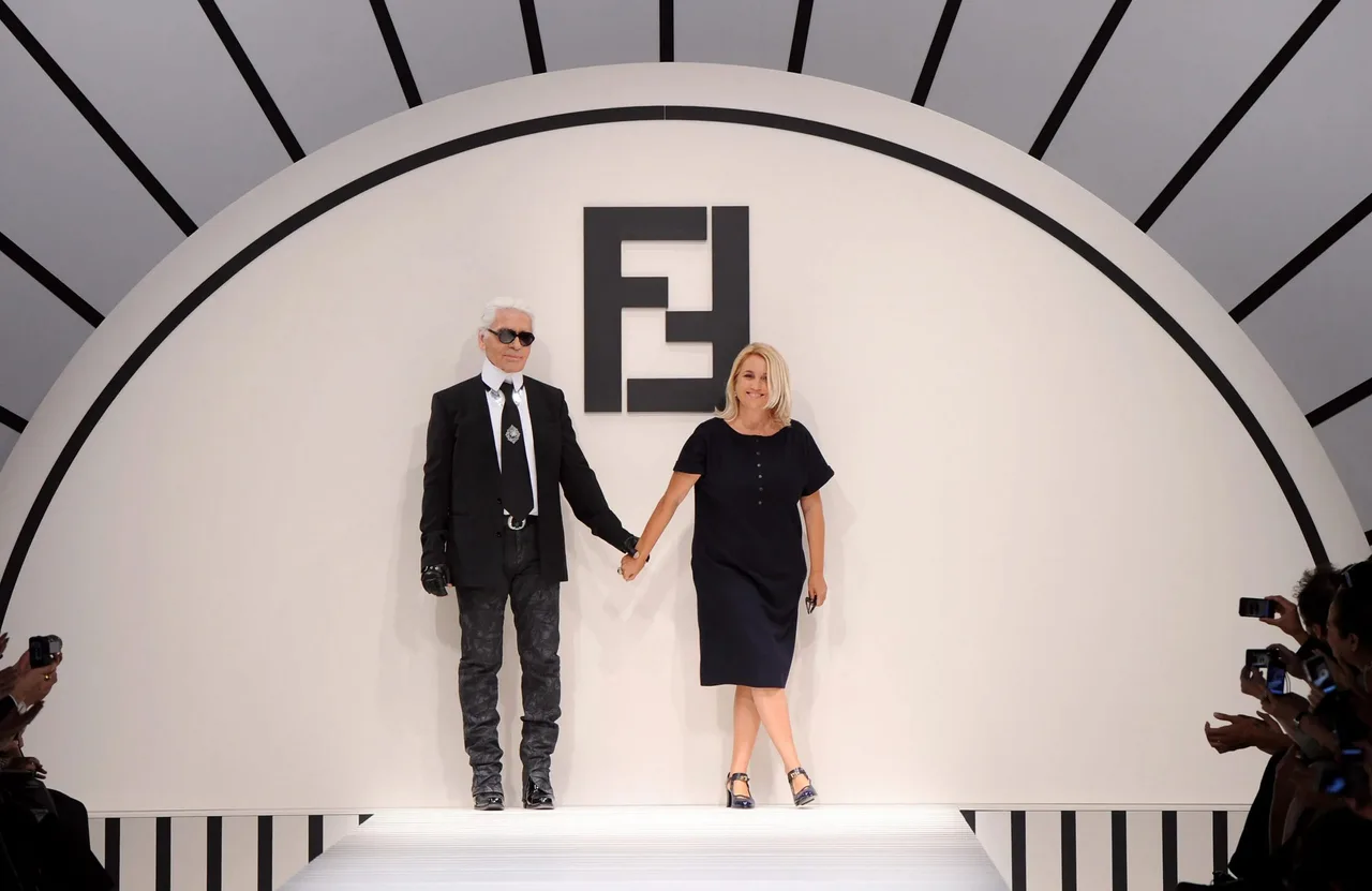 Karl Lagerfeld và Silvia Venturini Fendi Xuân Hè 2012