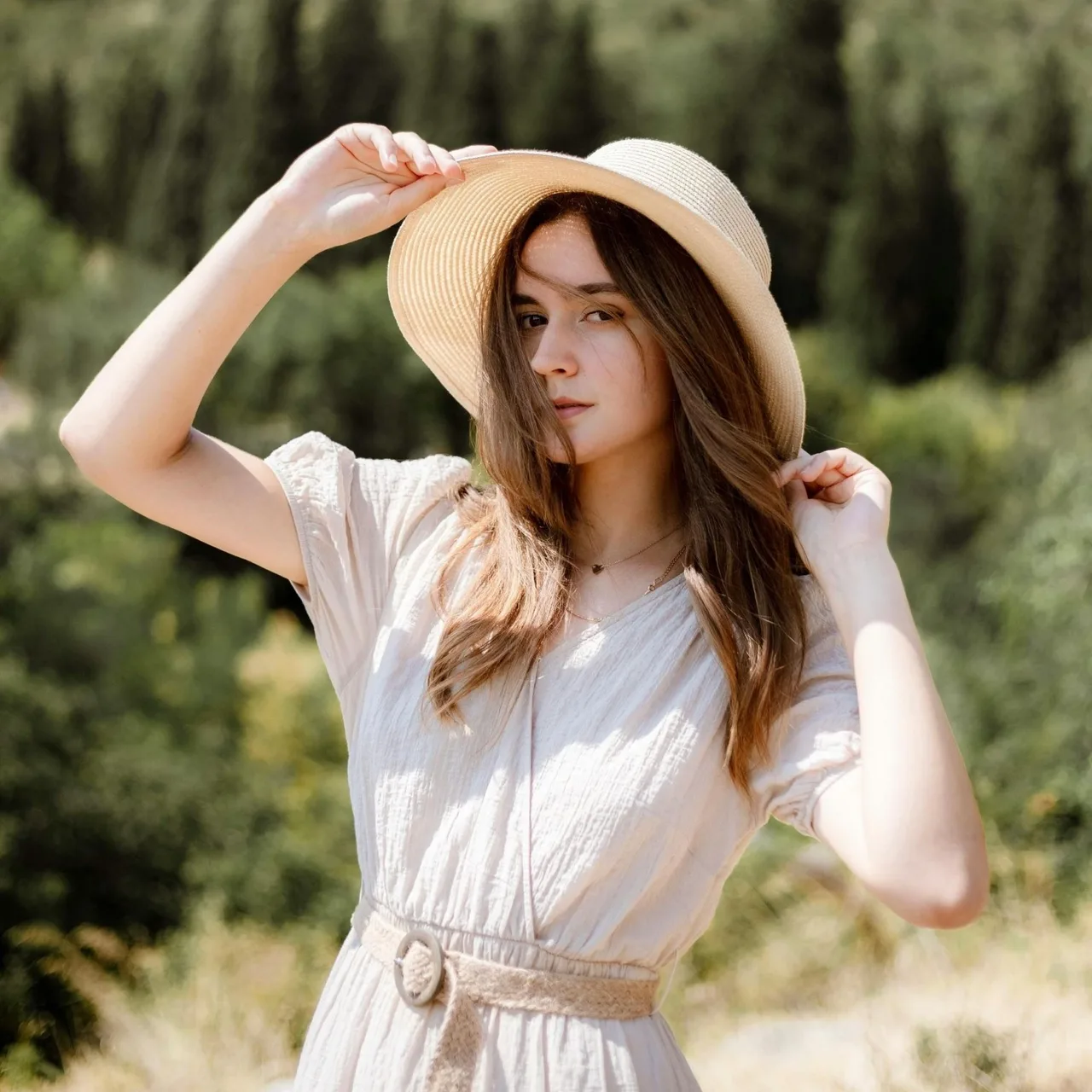 Cô gái tóc vàng độc thân hạnh phúc