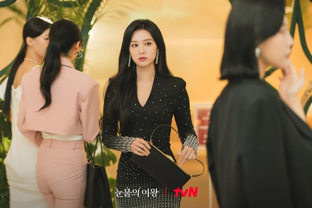 kim ji won trang sức