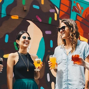 Tuyên dương những người phụ nữ khác khiến bạn thành công hơn
