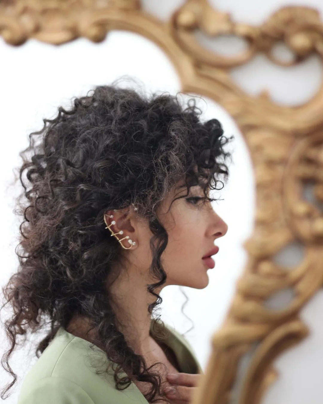 khuyên vành tai phong cách phục hưng