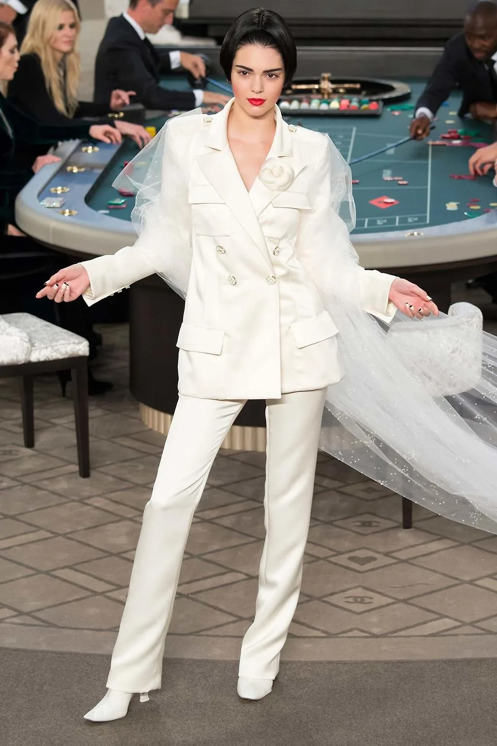 CHANEL fall winter 2015 váy cưới kết màn