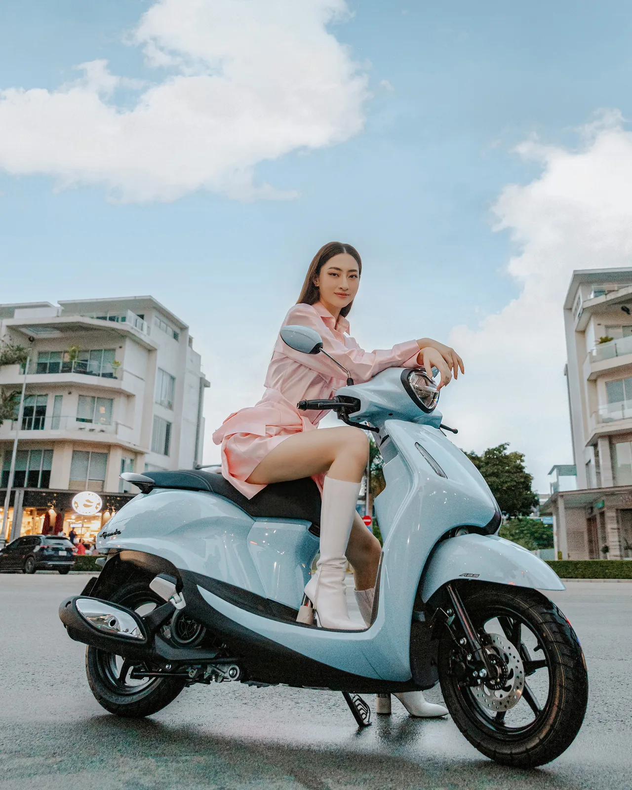 xe tay ga yamaha của hoa hậu Lương Thùy Linh