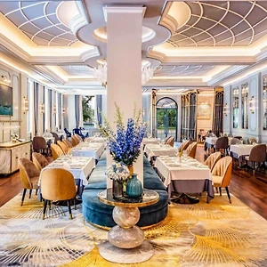 khách sạn sofitel