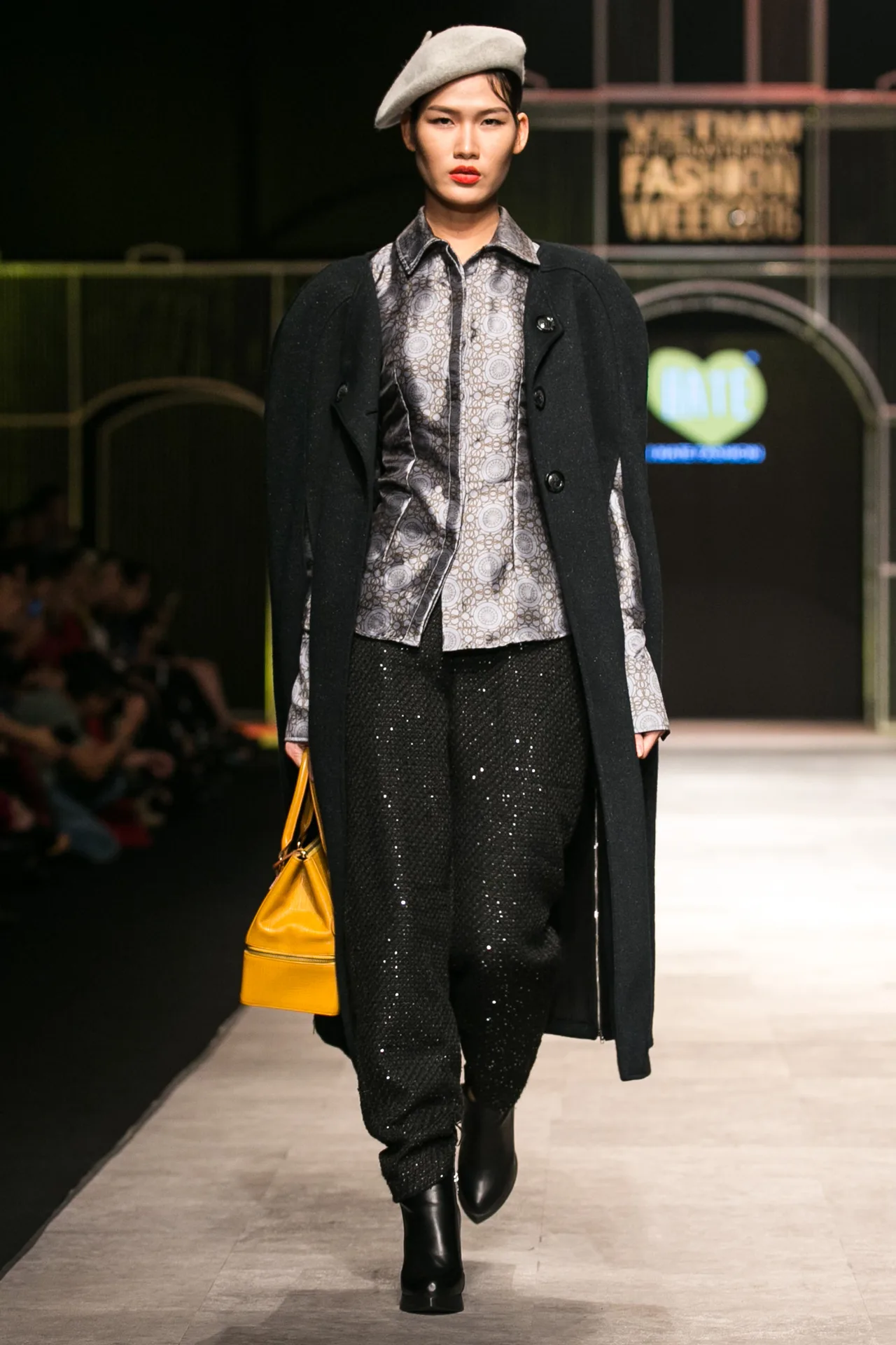 I HATE FASHION thả “Ký ức những mùa đông cũ kỹ” vào BST Thu-Đông 2016 tại VIFW - ELLE VN