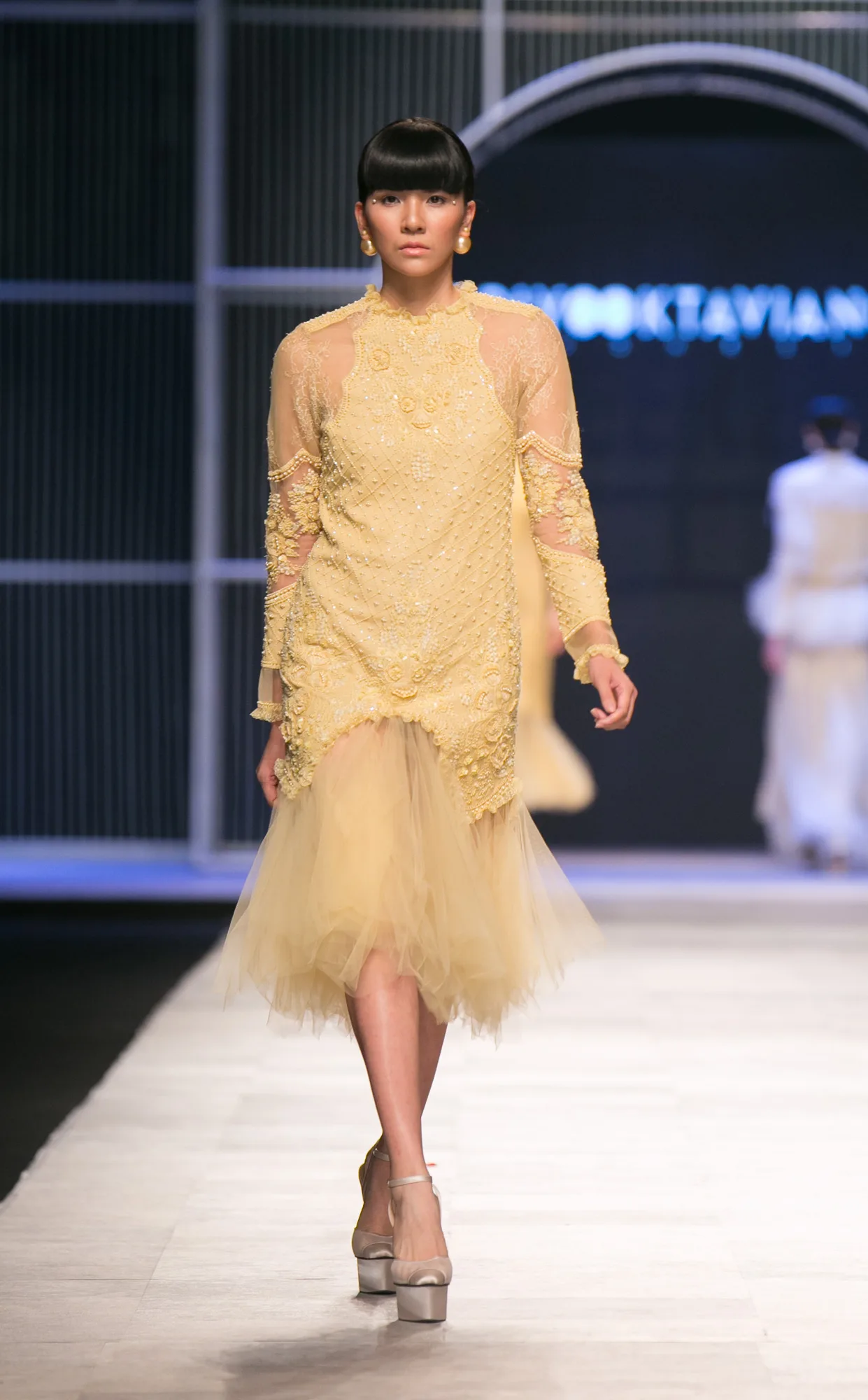 BST Thu-Đông 2016 của NTK Priyo Oktaviano