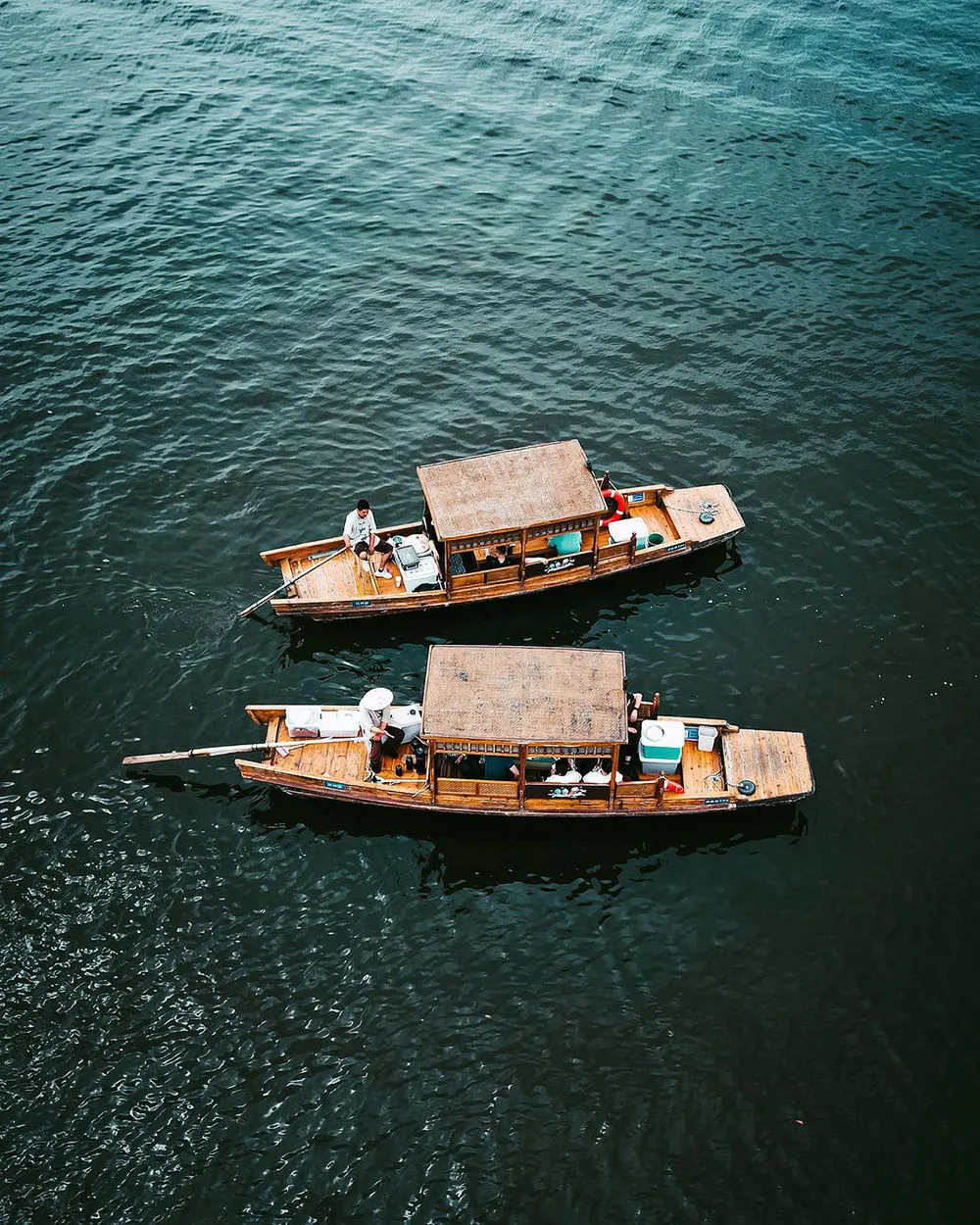 đi thuyền trên hồ thiên đảo