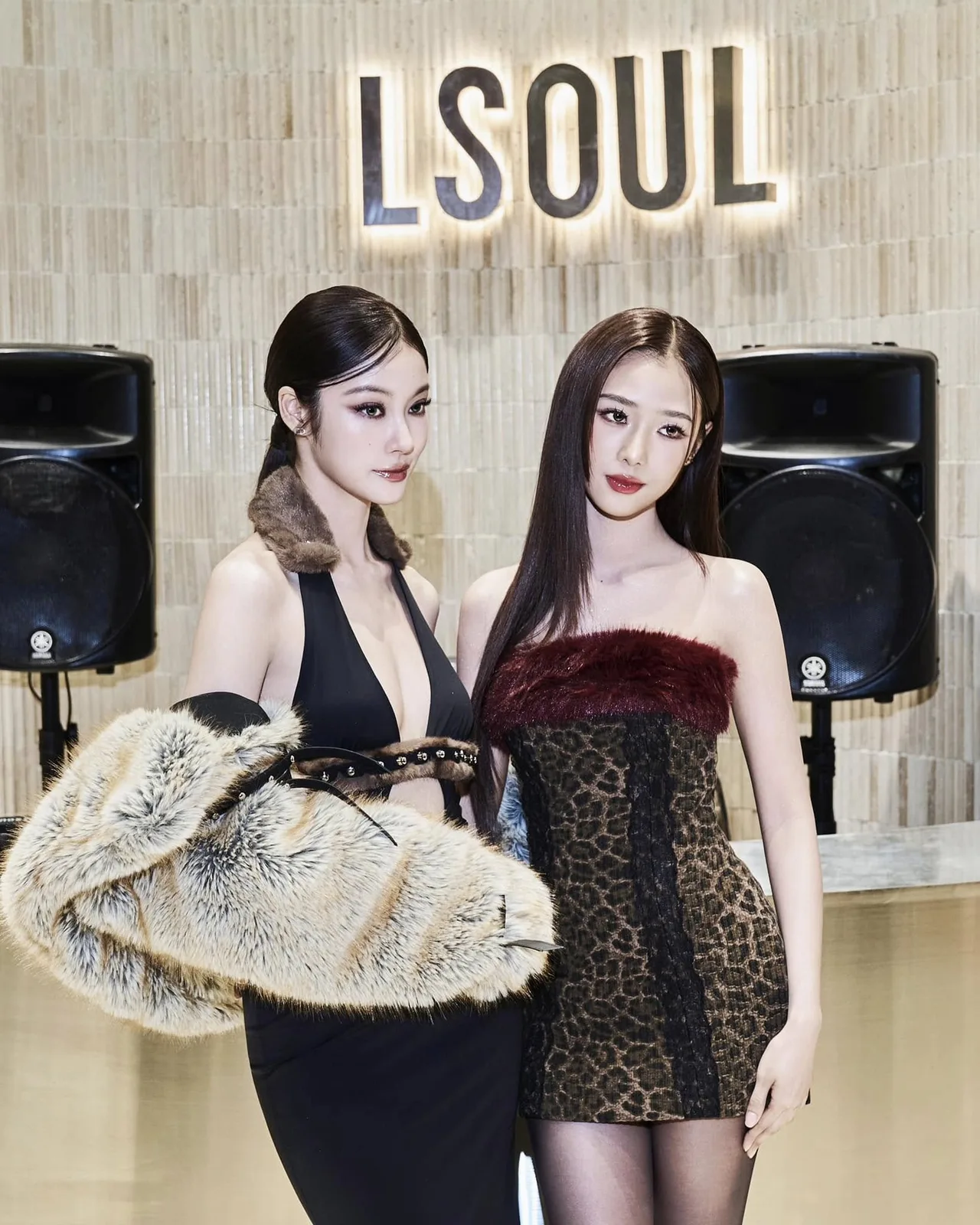 thời trang sự kiện Namtan Tipnaree - Film Rachanun