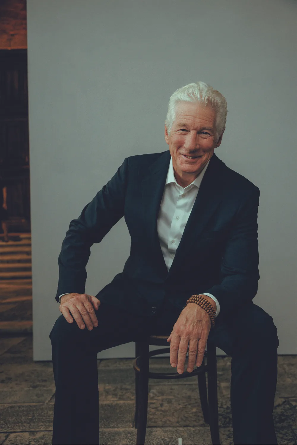 Richard Gere diện vest đen