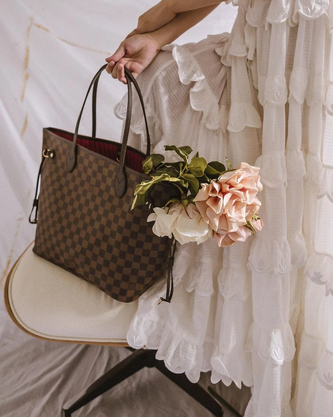 túi Louis Vuitton Neverfull cho cô nàng công sở