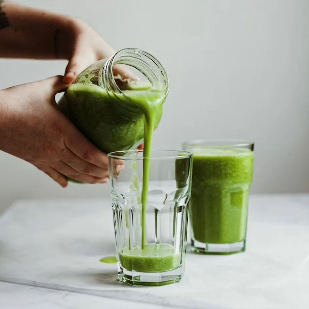 Nước ép rau xanh giúp detox cơ thể
