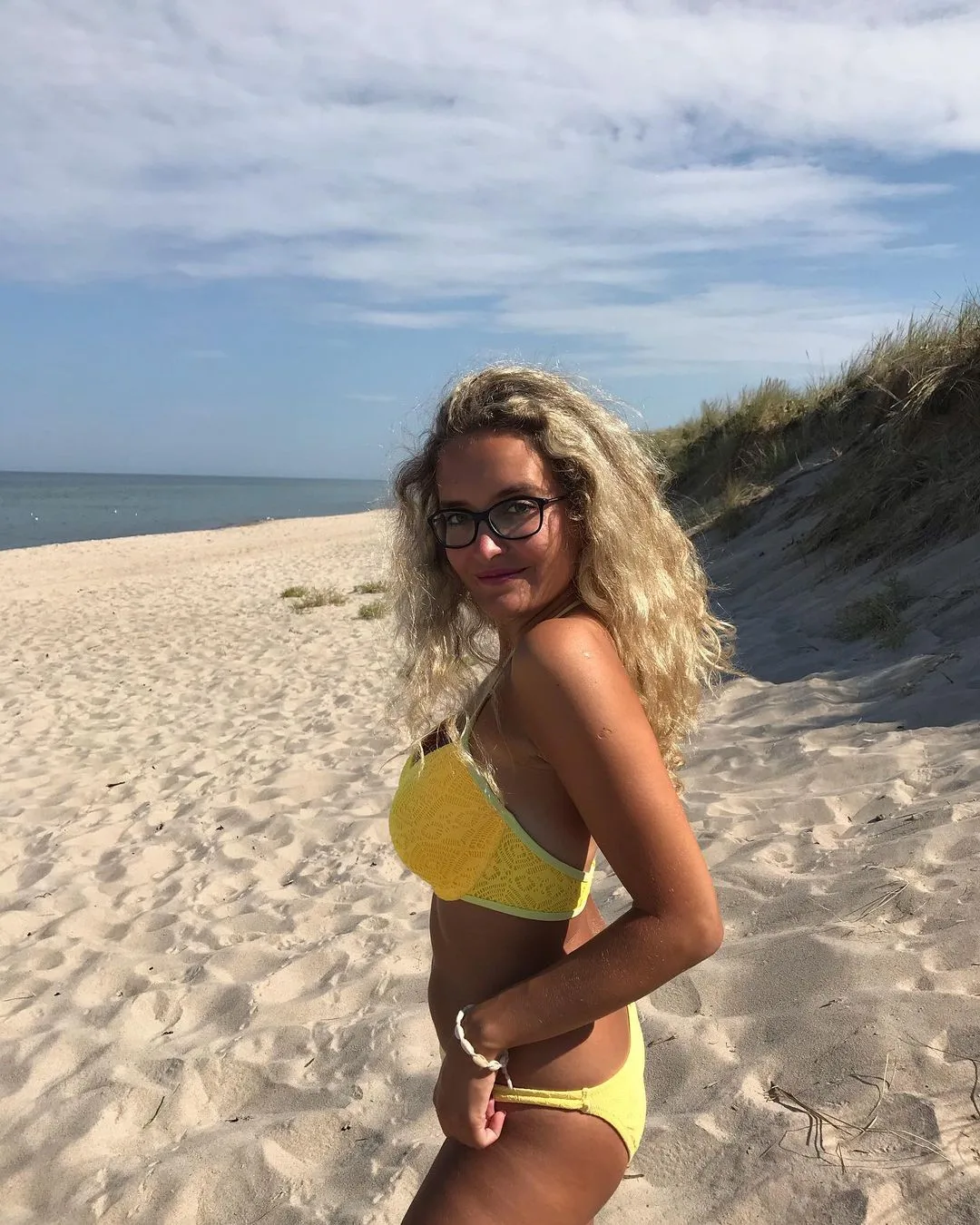 marta_kurowska diện vòng tay phụ kiện