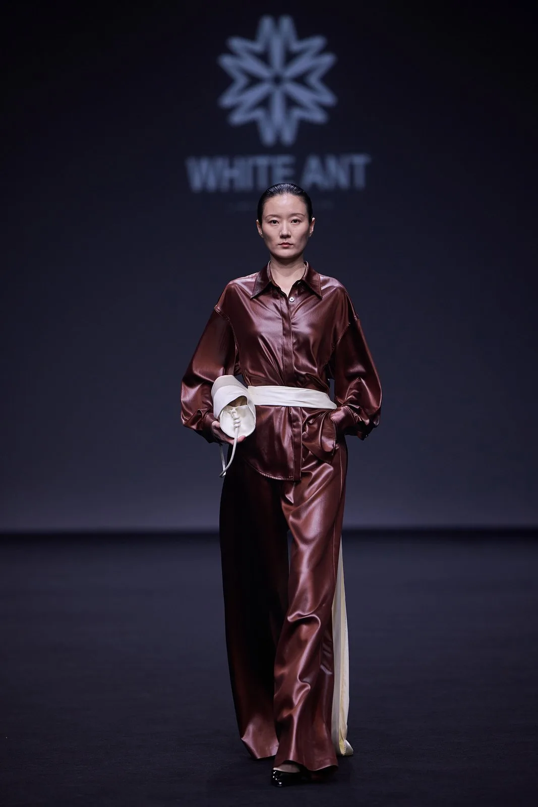 BST White Ant Thu-Đông 2026