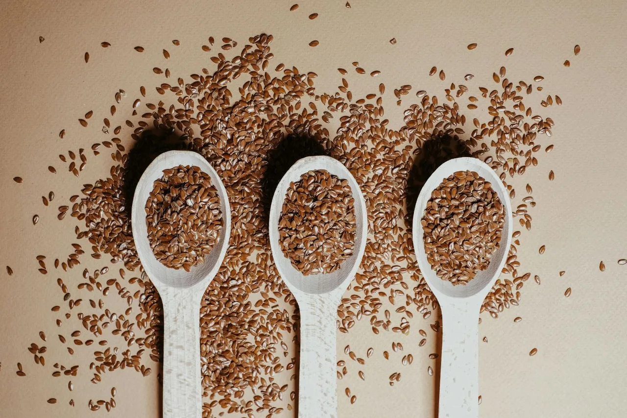 3 cái muỗng đựng dầu hạt lanh