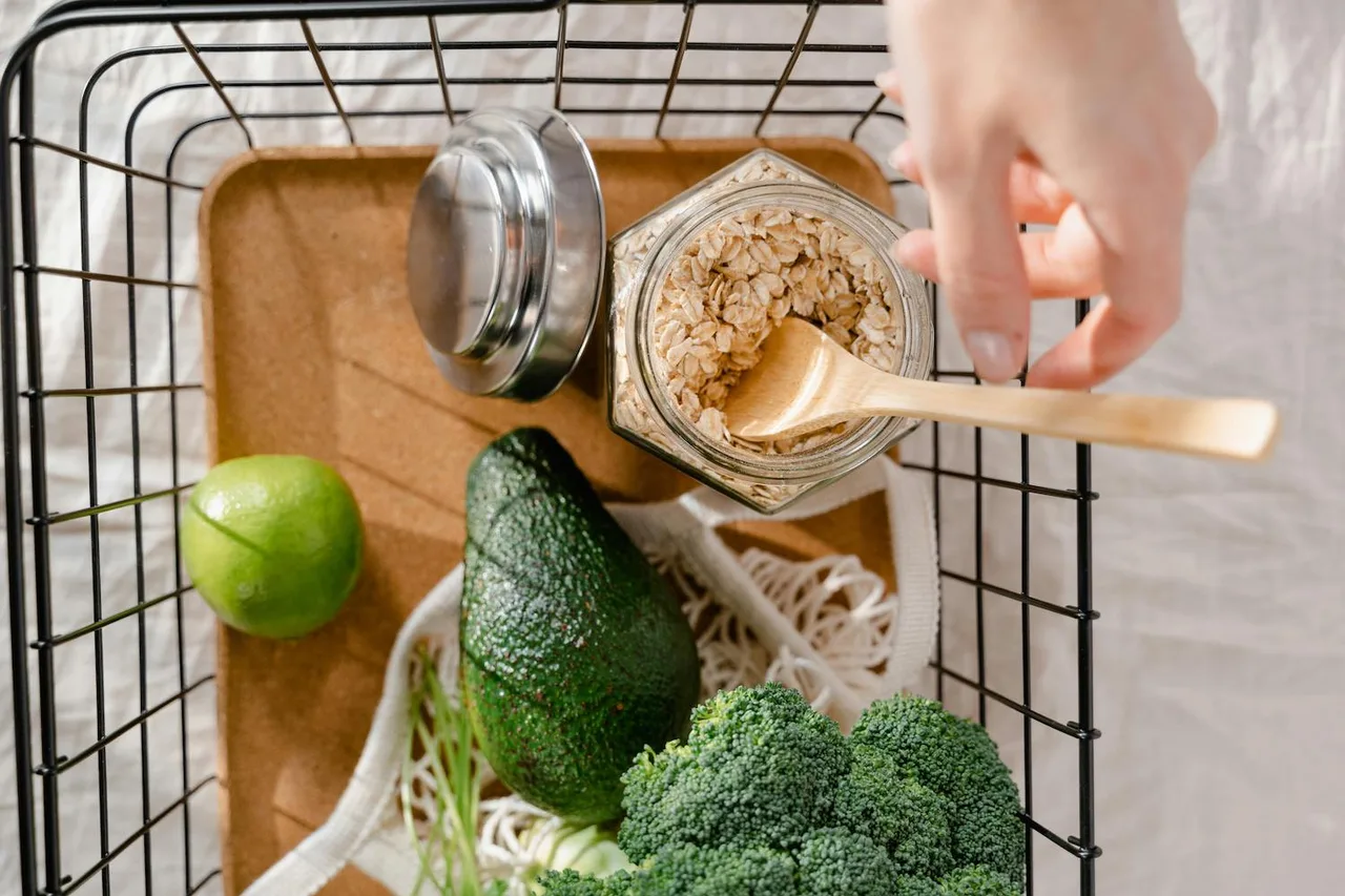 Ăn bơ với yến mạch, hạt chia