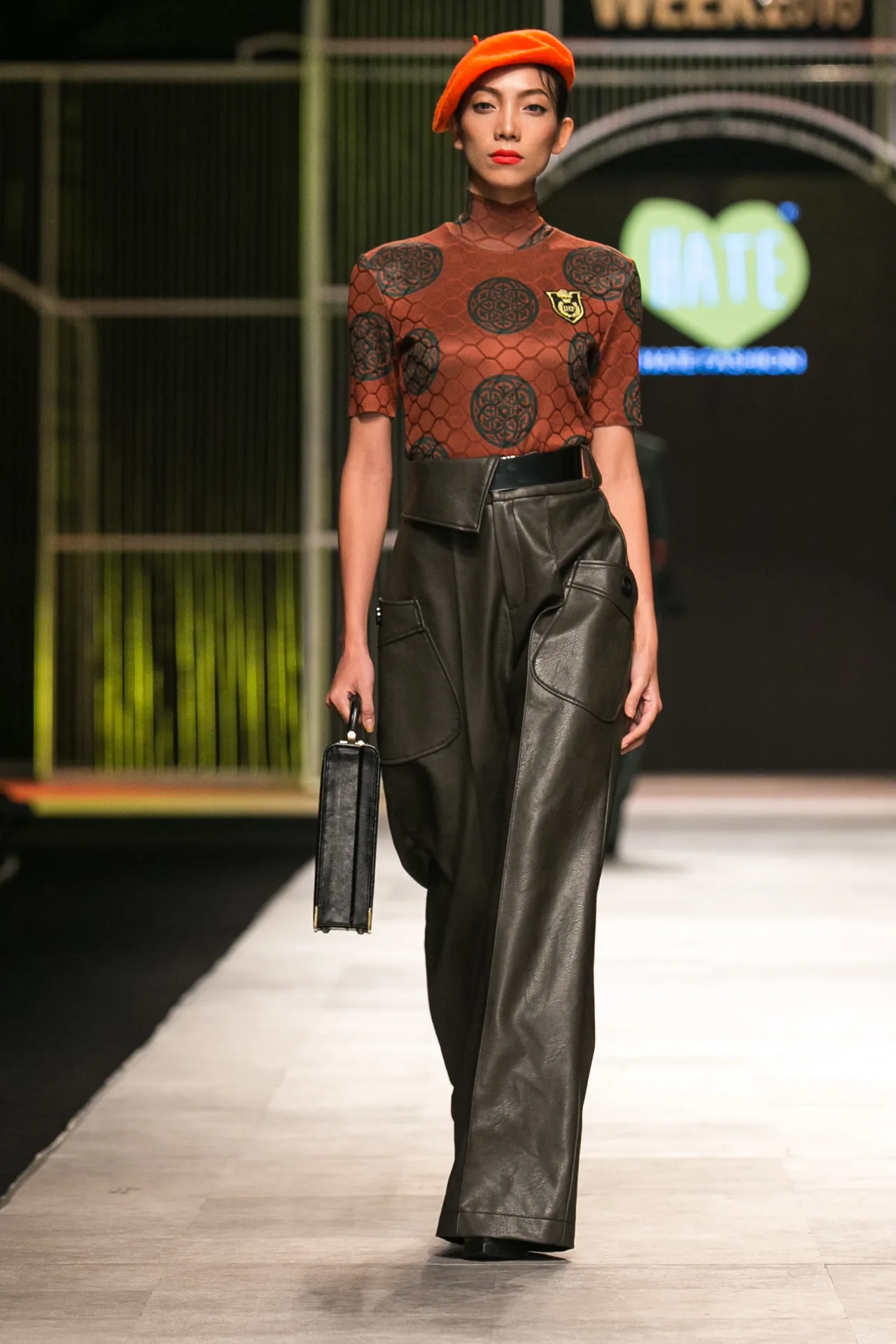 I HATE FASHION thả “Ký ức những mùa đông cũ kỹ” vào BST Thu-Đông 2016 tại VIFW - ELLE VN