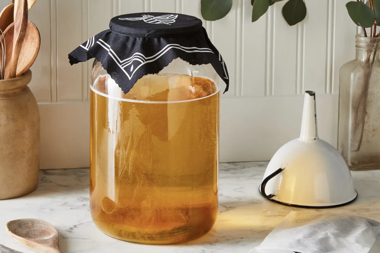 Kombucha là loại thức uống hỗ trợ sức khoẻ phổ biến hiện nay.