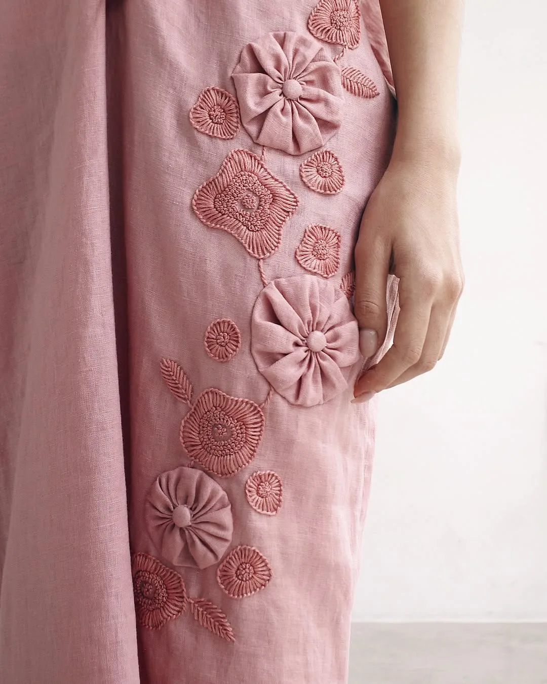 đầm maxi chất liệu linen