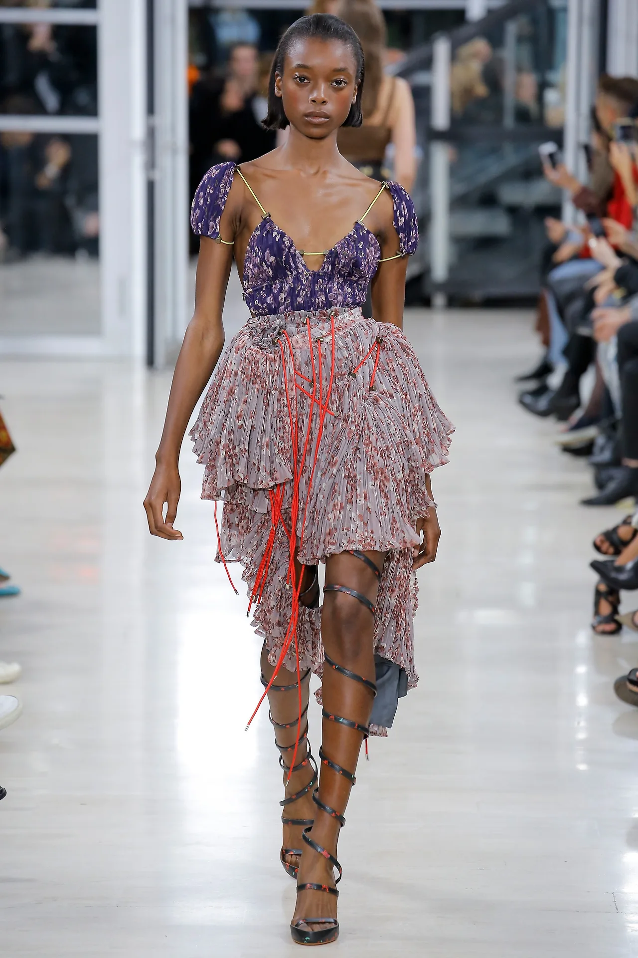 Paris Fashion Week Spring 2018 Y/Project: Sự sáng tạo không ngừng nghỉ