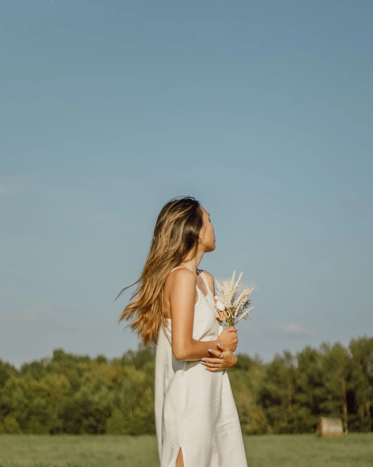 cô gái váy trắng có động lực